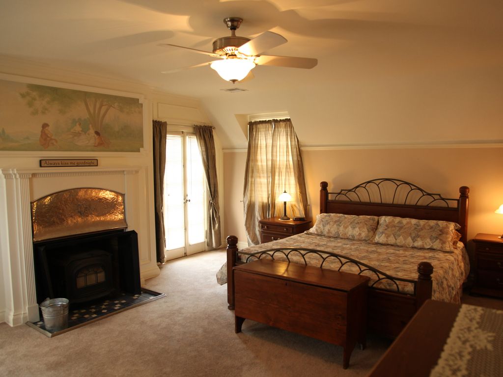 wellesley-house-bedroom1